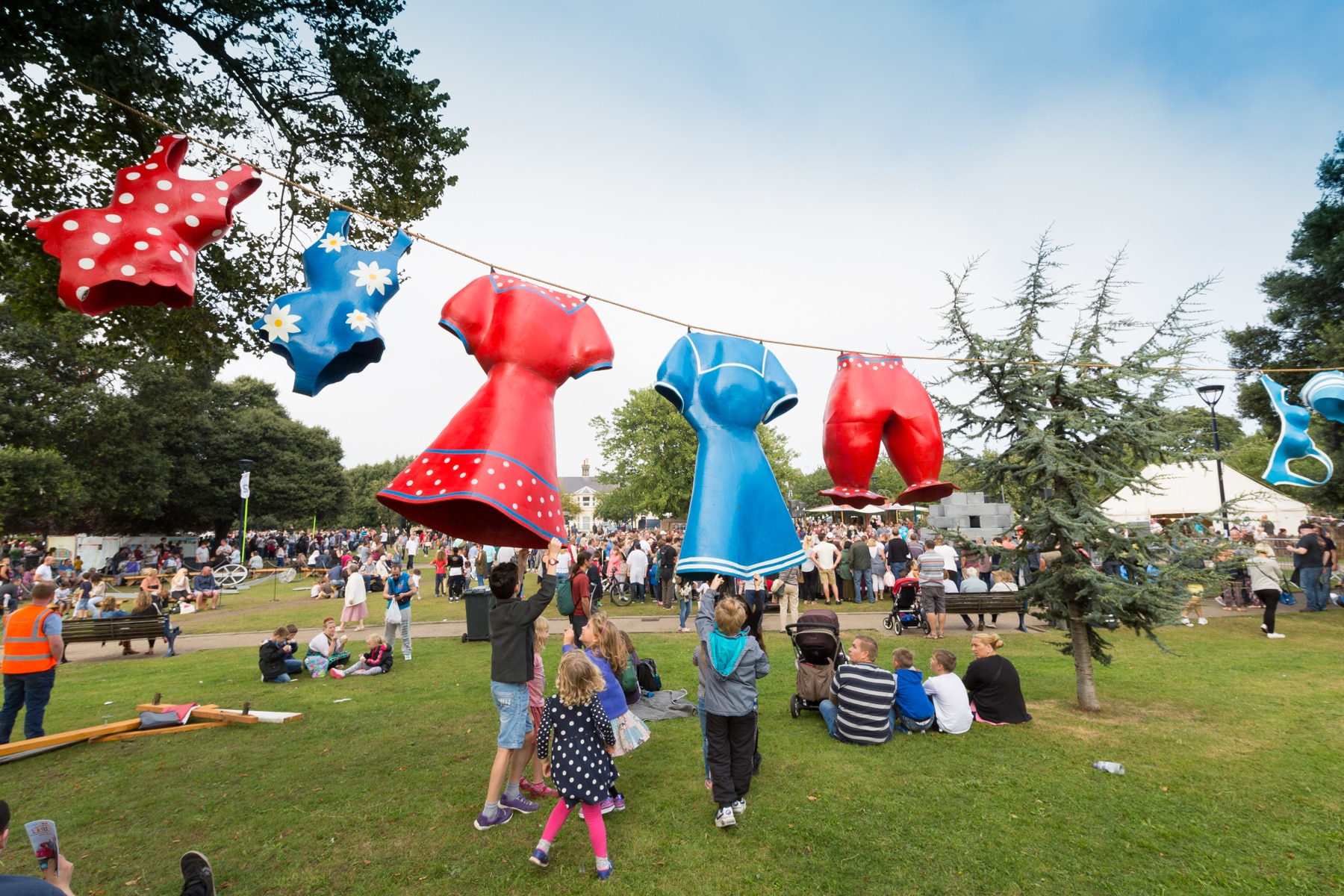 Giant decorative washing line