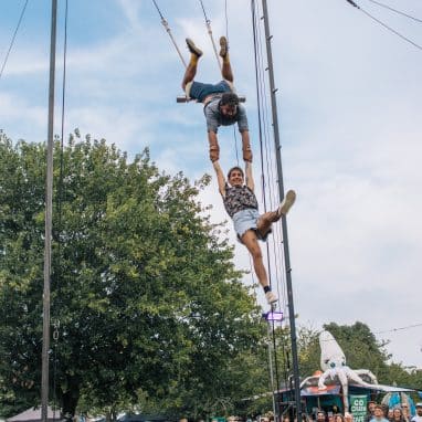 Flying trapeze