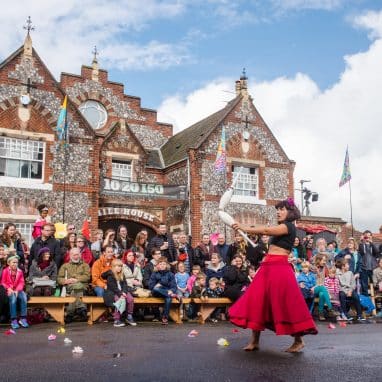 Dulce Duca at Out There 2016 credit JMA PHOTOGRAPHY Lady juggling in front of a crowd